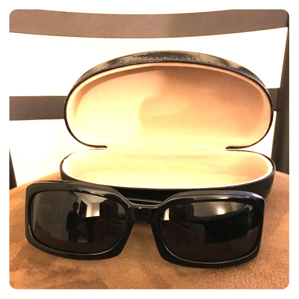 Black sunglasses
